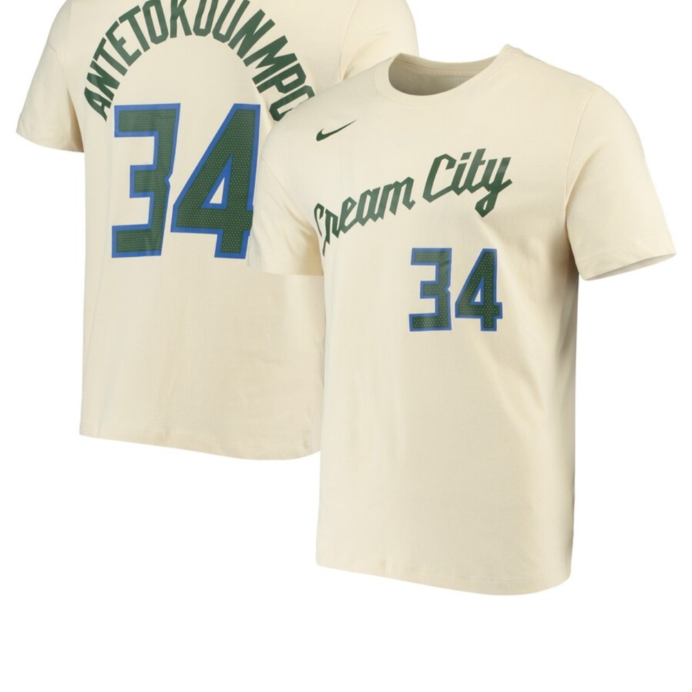 Nike Cream and Green Short Sleeve Tee